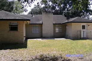 5850 Paisley St, Houston, TX 77096 - Photo 2