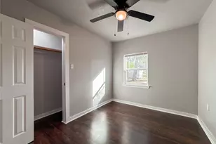 1009 W Snyder St, Alvin, TX 77511 - Photo 10