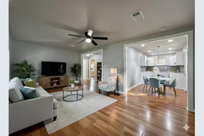 1009 W Snyder Street, Alvin, TX 77511 - Photo 1