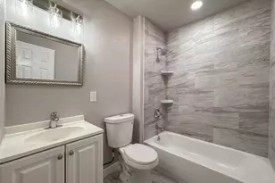 1009 W Snyder St, Alvin, TX 77511 - Photo 12