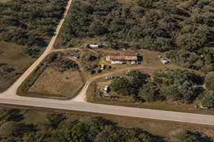 9880 Dix Rd, Kingsbury, TX 78638 - Photo 4