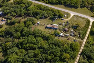 9880 Dix Rd, Kingsbury, TX 78638 - Photo 2
