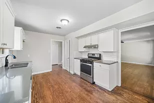 1224 N San Jacinto St, Conroe, TX 77301 - Photo 10