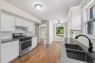 1224 N San Jacinto St, Conroe, TX 77301 - Photo 8