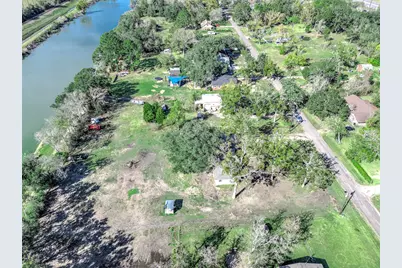 2227 County Road 737, Alvin, TX 77511 - Photo 32