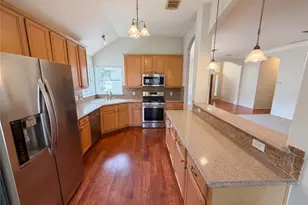 208 Green Cedar Dr, League City, TX 77573 - Photo 2