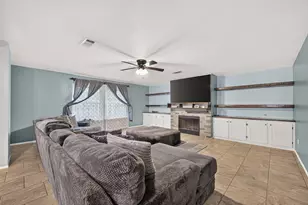 10634 Redwood Dr, Baytown, TX 77523 - Photo 16