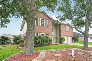 10634 Redwood Dr, Baytown, TX 77523 - Photo 2