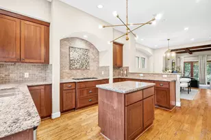 1129 W Bell St, Houston, TX 77019 - Photo 12