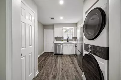197 W Tri Oaks Lane #197, Houston, TX 77043 - Photo 10