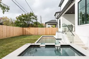 4923 Mimosa St, Bellaire, TX 77401 - Photo 2