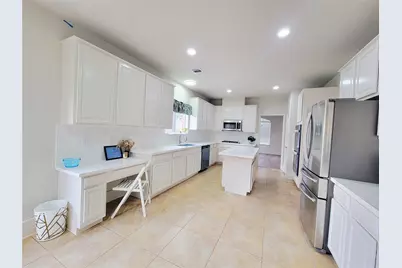 12014 Natural Bridges Lane, Sugar Land, TX 77498 - Photo 8