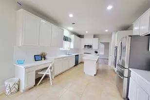 12014 Natural Bridges Ln, Sugar Land, TX 77498 - Photo 8