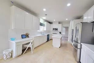 12014 Natural Bridges Ln, Sugar Land, TX 77498 - Photo 8