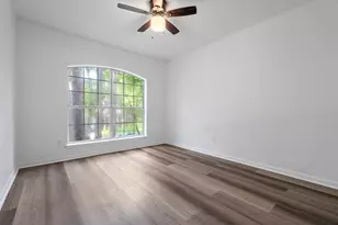 55 Terraglen Dr, The Woodlands, TX 77382 - Photo 22