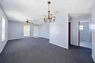 406 E 34th St, Houston, TX 77018 - Photo 2