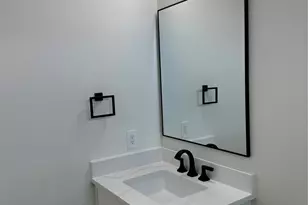 1004 E 32nd St, Houston, TX 77022 - Photo 36