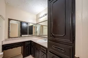 9318 Benning Dr, Houston, TX 77031 - Photo 32