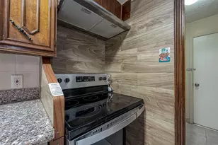 9318 Benning Dr, Houston, TX 77031 - Photo 14