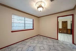 9318 Benning Dr, Houston, TX 77031 - Photo 16