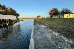 4621 County Rd 459B, Freeport, TX 77541 - Photo 14