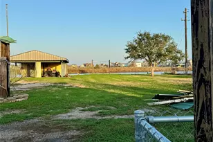 4621 County Rd 459B, Freeport, TX 77541 - Photo 16