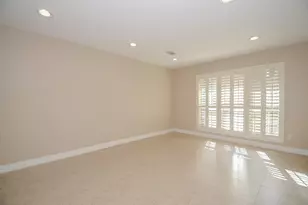 13132 Trail Hollow Dr, Houston, TX 77079 - Photo 2