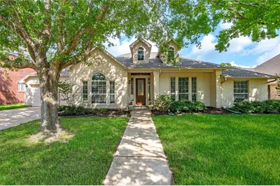 311 Oak Hollow Drive, League City, TX 77573 - Photo 1