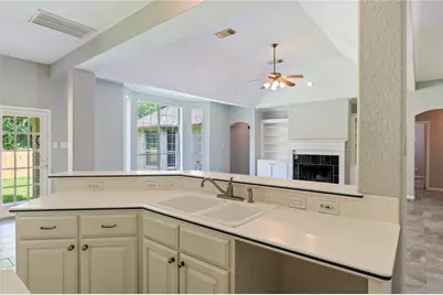 311 Oak Hollow Drive, League City, TX 77573 - Photo 14