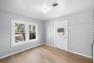 723 E Pecan Street, La Grange, TX 78945 - Photo 8