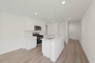 977 Sutherland Fls St, Conroe, TX 77303 - Photo 4