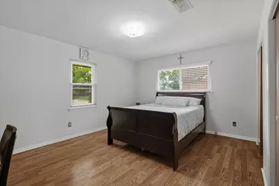 1718 Droxford Drive, Houston, TX 77008 - Photo 32