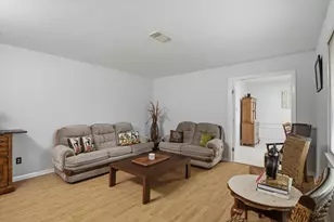 1718 Droxford Dr, Houston, TX 77008 - Photo 6