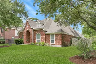 2 Westward Ridge Pl, The Woodlands, TX 77384 - Photo 4