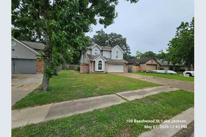 108 Beechwood Street, Lake Jackson, TX 77566 - Photo 2