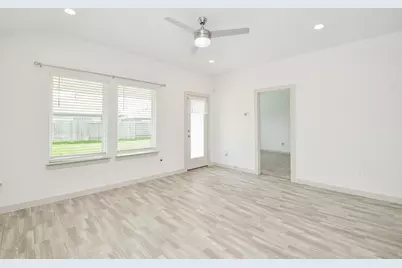 7823 Brushwood Drive, Rosharon, TX 77583 - Photo 10
