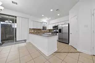 13150 Lawsons Creek Ln, Houston, TX 77072 - Photo 6