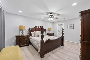 802 Forest Bay Ct, Houston, TX 77062 - Photo 24