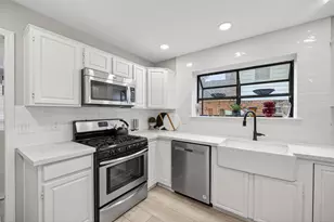 802 Forest Bay Ct, Houston, TX 77062 - Photo 18