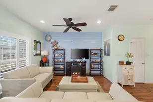 13027 Buccaneer Parkway Pkwy, Freeport, TX 77541 - Photo 10