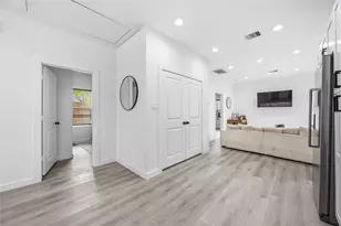 8614 Peachtree St, Houston, TX 77016 - Photo 10