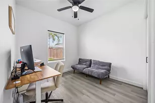 8614 Peachtree St, Houston, TX 77016 - Photo 12
