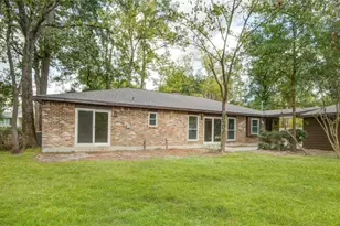 222 Ridgewood Dr, Oak Ridge North, TX 77386 - Photo 8