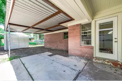 1033 S Booth Lane, Alvin, TX 77511 - Photo 18