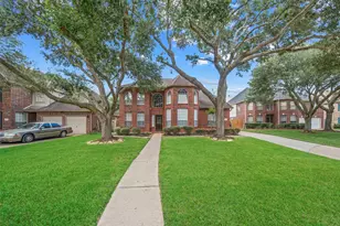 12018 McKinney Falls Ln, Sugar Land, TX 77498 - Photo 2