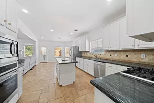 12018 McKinney Falls Ln, Sugar Land, TX 77498 - Photo 12