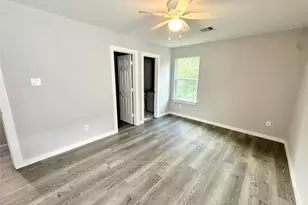 8215 Crestview Dr, Houston, TX 77028 - Photo 14