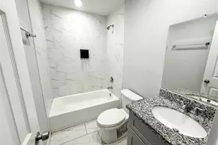 8215 Crestview Dr, Houston, TX 77028 - Photo 18