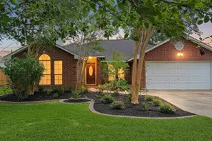 1703 Indian Shores Rd, Crosby, TX 77532 - Photo 1