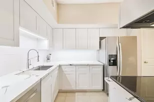 1300 Augusta Dr, Houston, TX 77057 - Photo 10